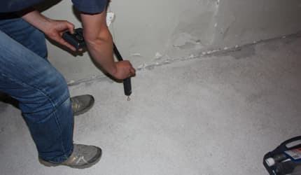 Vesivahinko kylpyhuoneessa