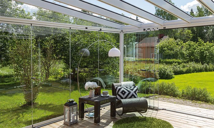 Uutta eleganssia ja avaria näkymiä lasiterassilta