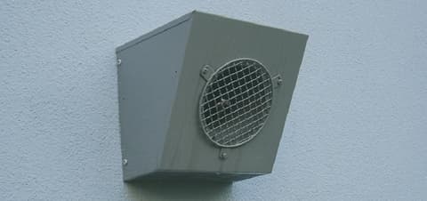 <p data-block-key="ivvot">VELCO APT -kuivatuslaitteiston korvausilmaventtiilin ulkoyksikkö. Sisäpuolella on Velco-korvausilmaventtiili.</p>