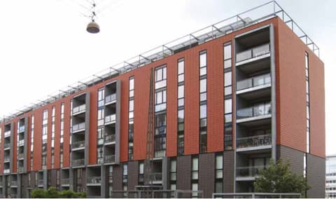 <p data-block-key="fs1wv">Tiililankuilla tehty tiilijulkisivu on huolitellun näköinen.</p>