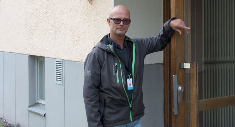 Hajuhaitta huoneistossa voi johtua alapohjan kosteudesta