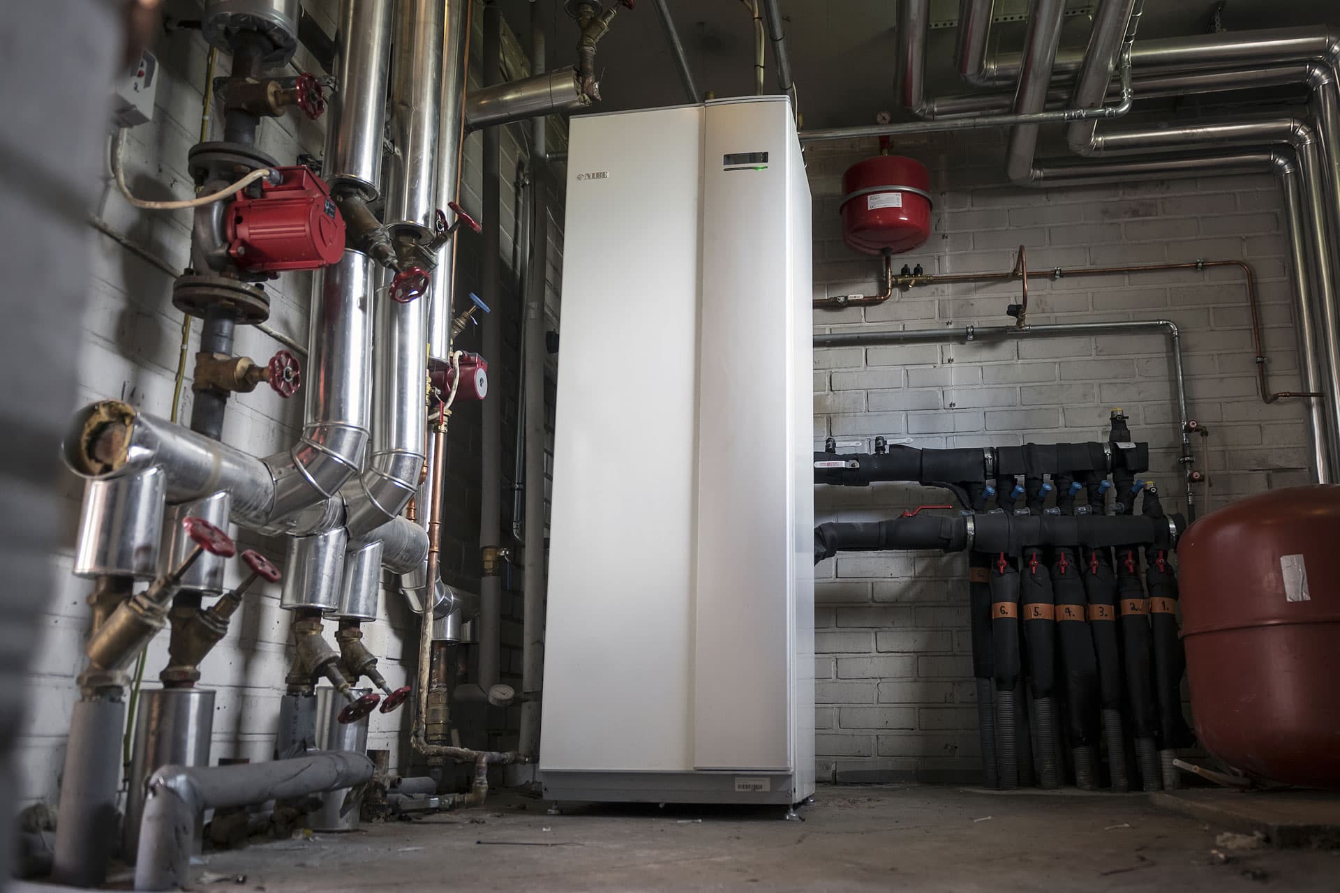 <p data-block-key="t975q">Tekninen tila ja NIBEn F1345-60 kw maalämpöpumppu</p>