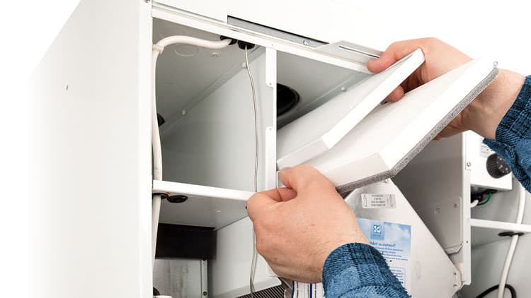 Suodattimien vaihto ja säännöllinen iv-huolto