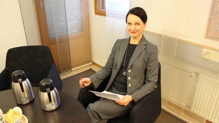 <p data-block-key="fm4pk">Pitkä elinkaari ja huoltovapaus ovat tärkeimpiä kriteereitä julkisivukorjauspäätöksiä tehtäessä, kertoo VAV Asunnot Oy:n toimitusjohtaja Teija Ojankoski.</p>