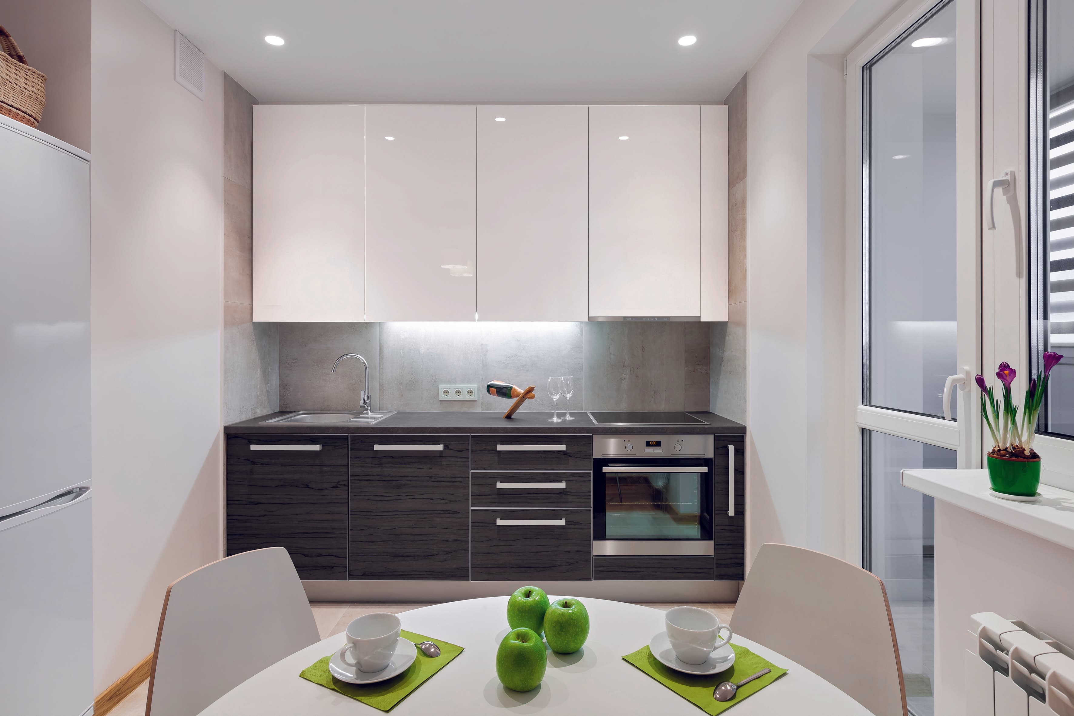 <p data-block-key="q8217">Sisäänrakennettu kosteusanturi sekä mahdollisuus kytkeä ilmanvaihtokone taloautomatiikkaan tai MyVallox Cloud -pilvipalveluun tuovat mukanaan monenlaisia mahdollisuuksia.</p>