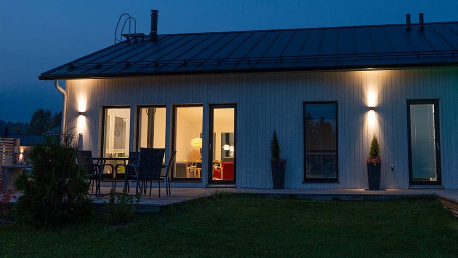 Puurunkoisen talon valaistuksen ohjaus langattomasti