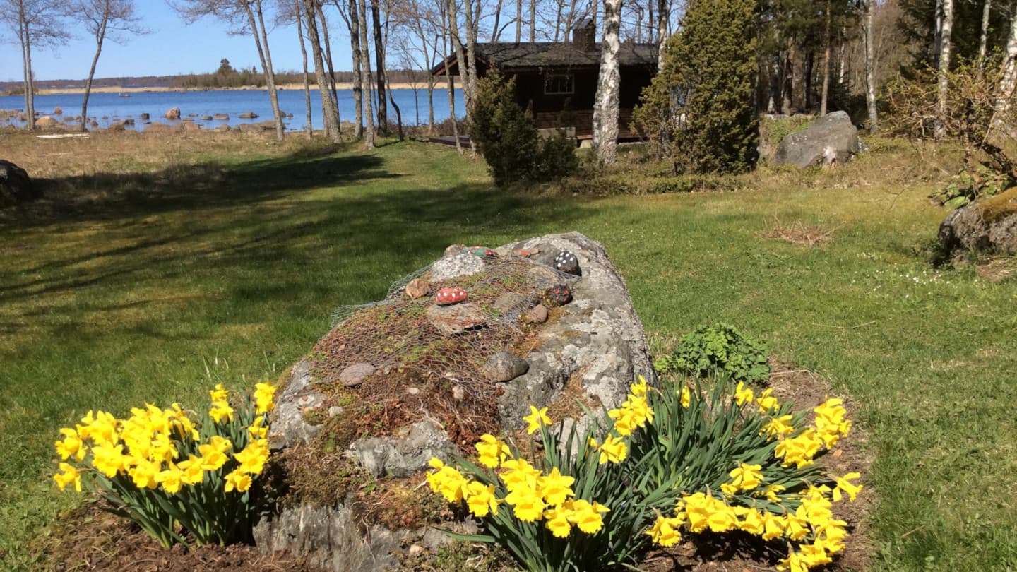 Pieni ja helposti tyhjennettävä mökkivaraaja viimeisteli kesämökin remontin
