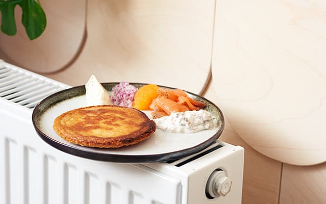 Kokkaa kaukolämmöllä Michelin-kokki Sasu Laukkosen resepteillä