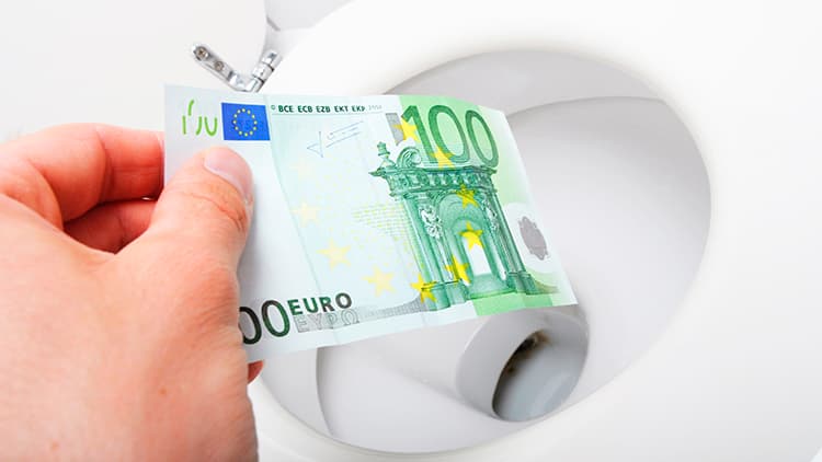 Joutuuko talo­yhtiön uusi hallitus korvaus­vastuuseen vitkastelusta?