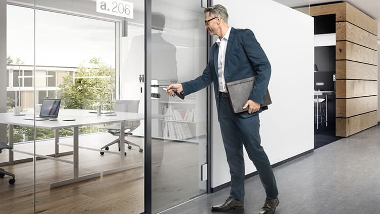 Tyylikkäät asennuskalusteet helposti asentaen kohteeseen kuin kohteeseen