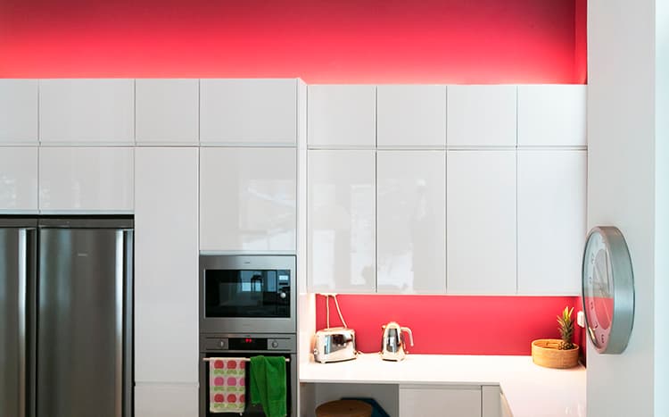 Omien mittojen mukaisen led-nauha­valaistuksen hinta ei ole enää arvoitus