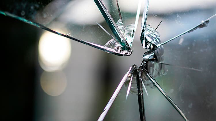 Kuka maksaa vahingonteot?