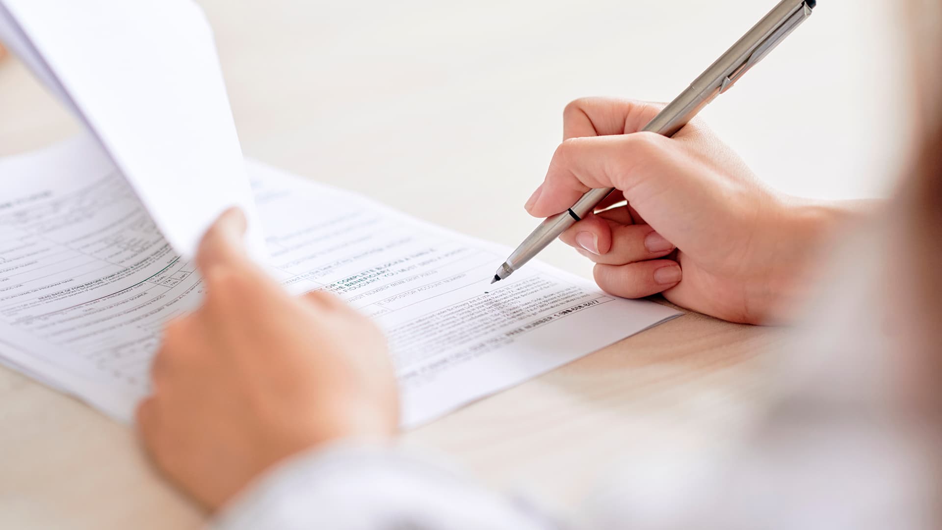 Miten saan vuosikokous­pöytäkirjan tarkastettavaksi?