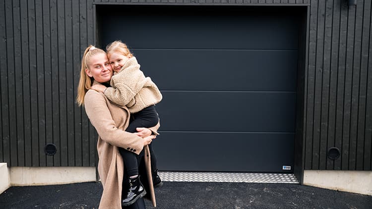 Miten onnistuu autotallin ovien vaihto?