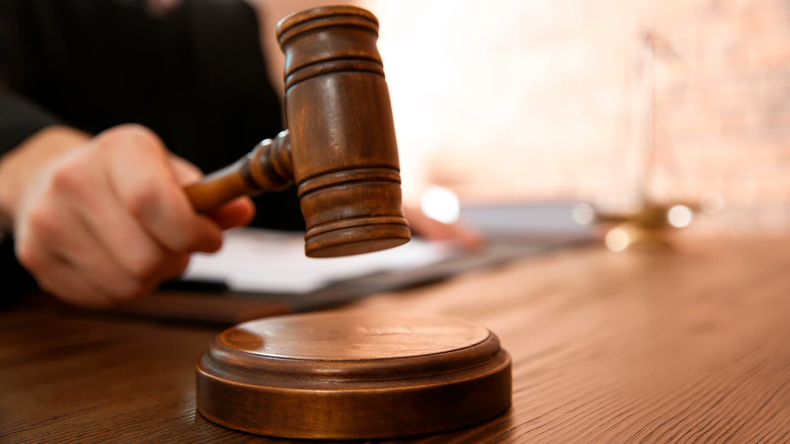 Onko yhtiö­kokouksen päätös sitova, vaikka sitä ei lisätty yhtiö­järjestykseen?