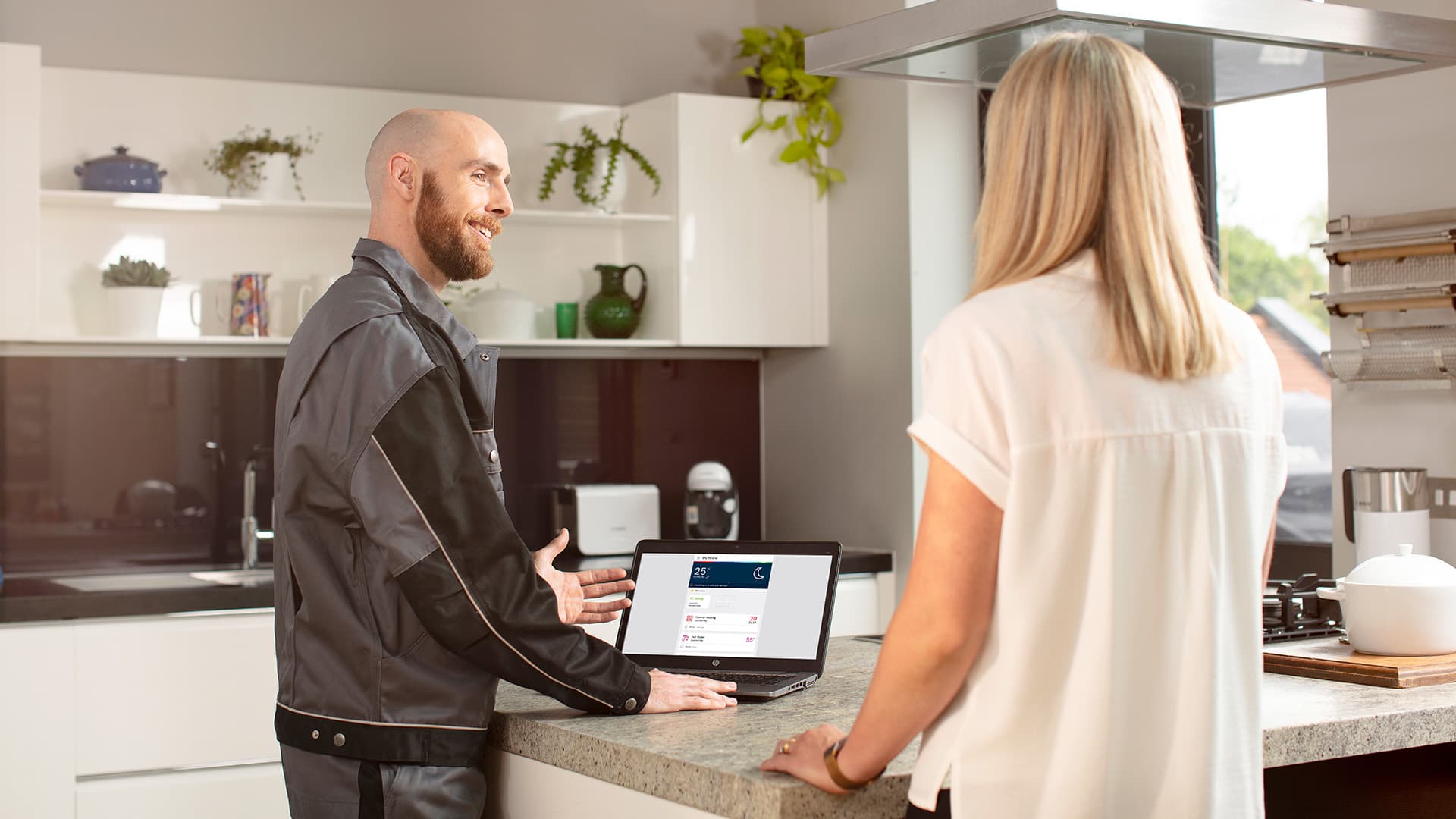 Näin hyödynnät koti­talous­vähennystä lämpö­pumpun hankinnassa