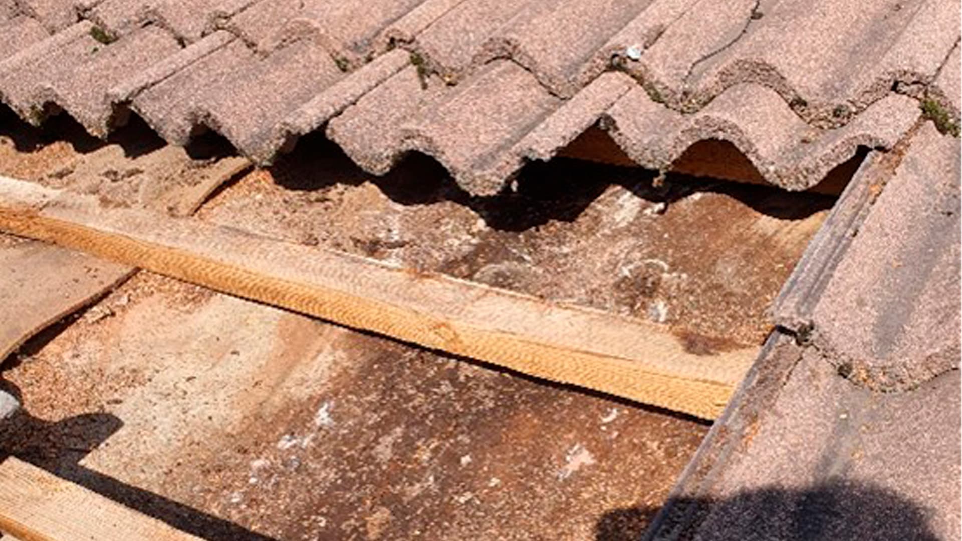 <p data-block-key="9k3jb">Vesikattoremontti alkaa olla käsillä. (Kuva Doventus Oy)</p>