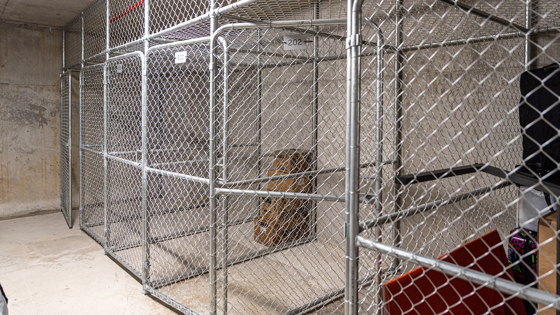 Häkkivarasto AdobeStock_320191811