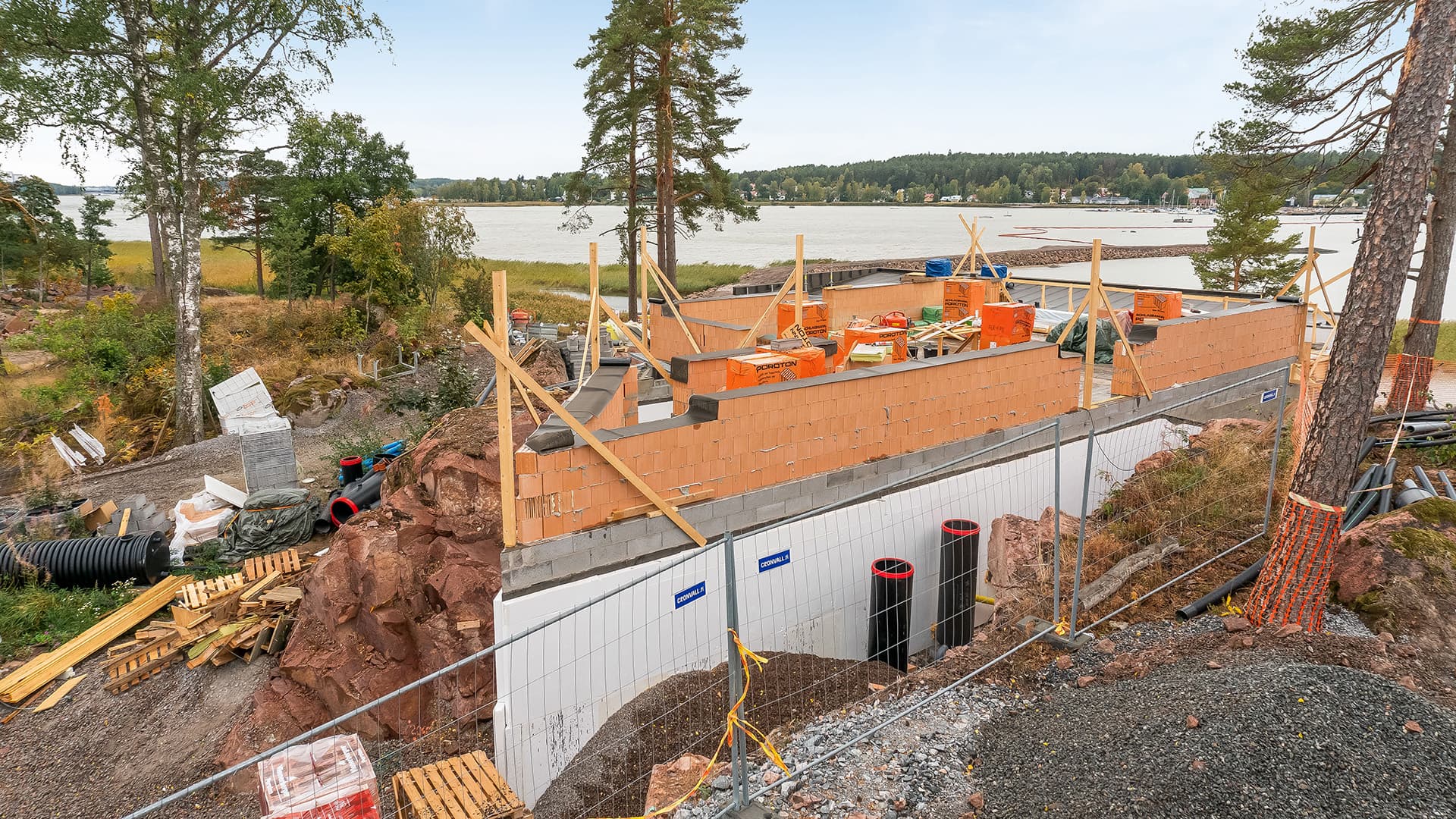 Queen´s Stone -kennoharkkotalo Loviisan Asuntomessuille