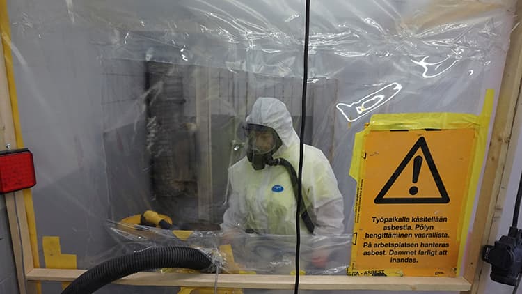 Asbestia puretaan työmailla vielä pitkään - asbestikartoittajan tärkeä rooli