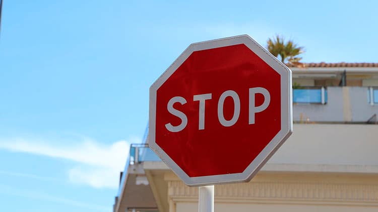 Voiko hallituksen pj yksin torpata aloitteen yhtiökokouksessa?