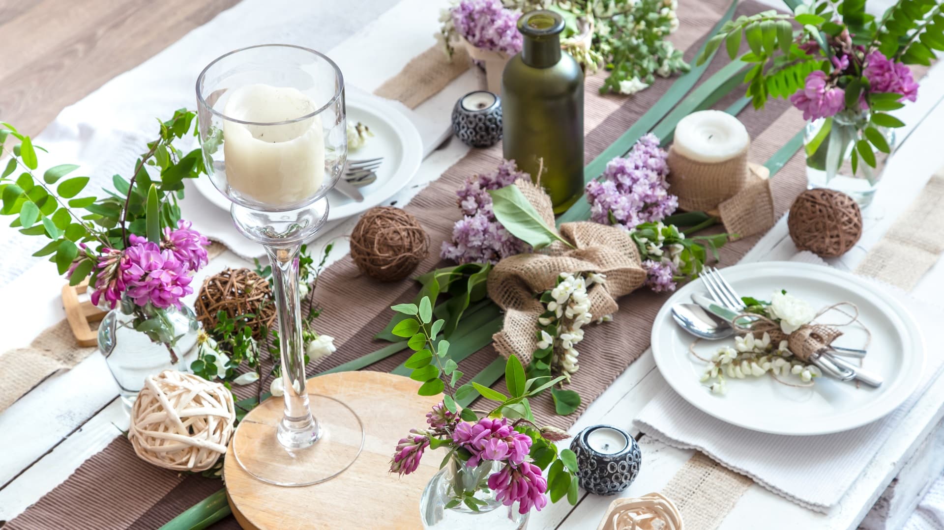 Suunnittele unohtumattomat juhlat: Aikataulu ja muistilista apunasi