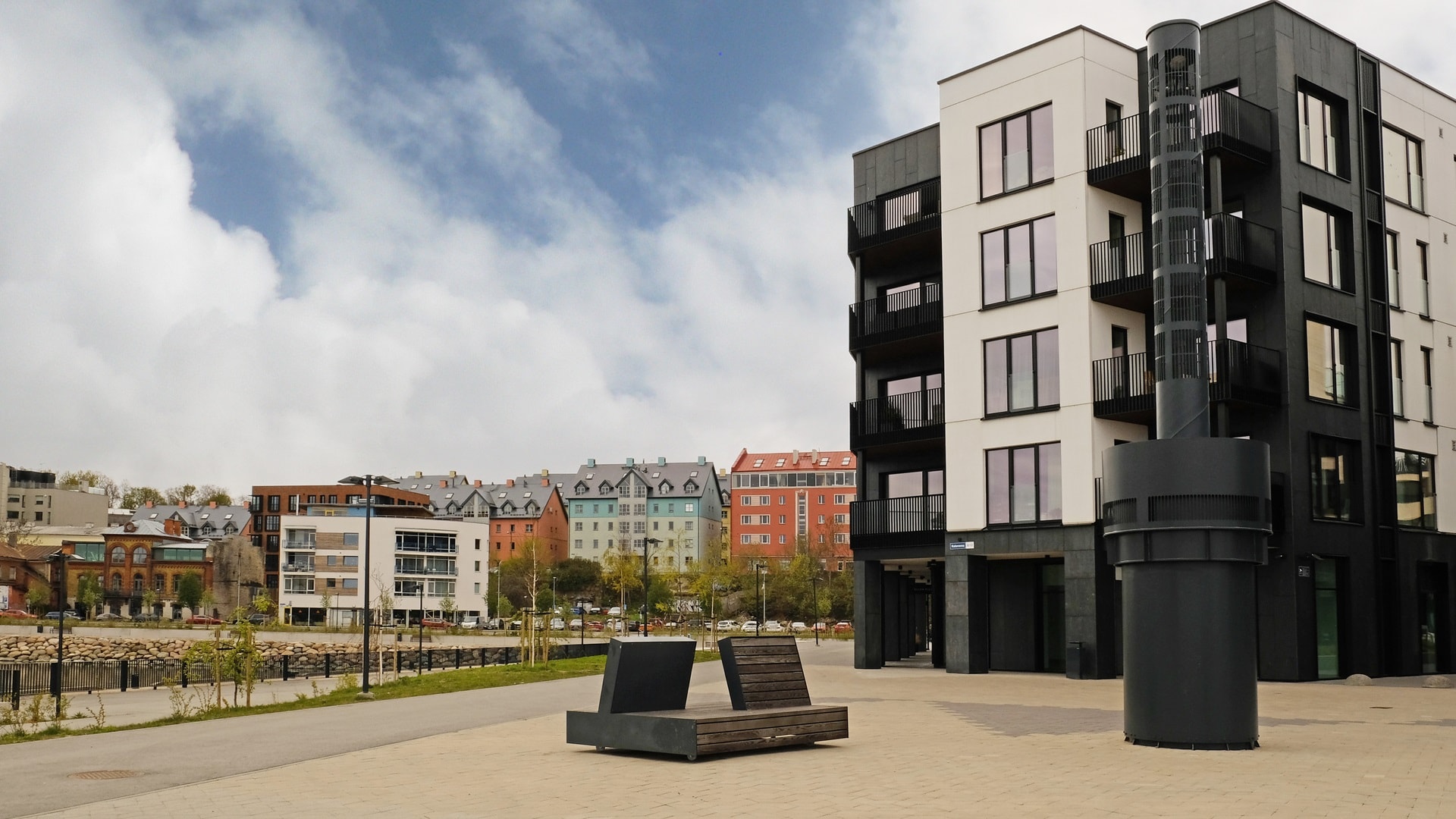 exterior-of-modern-houses-in-new-area-of-the-cit