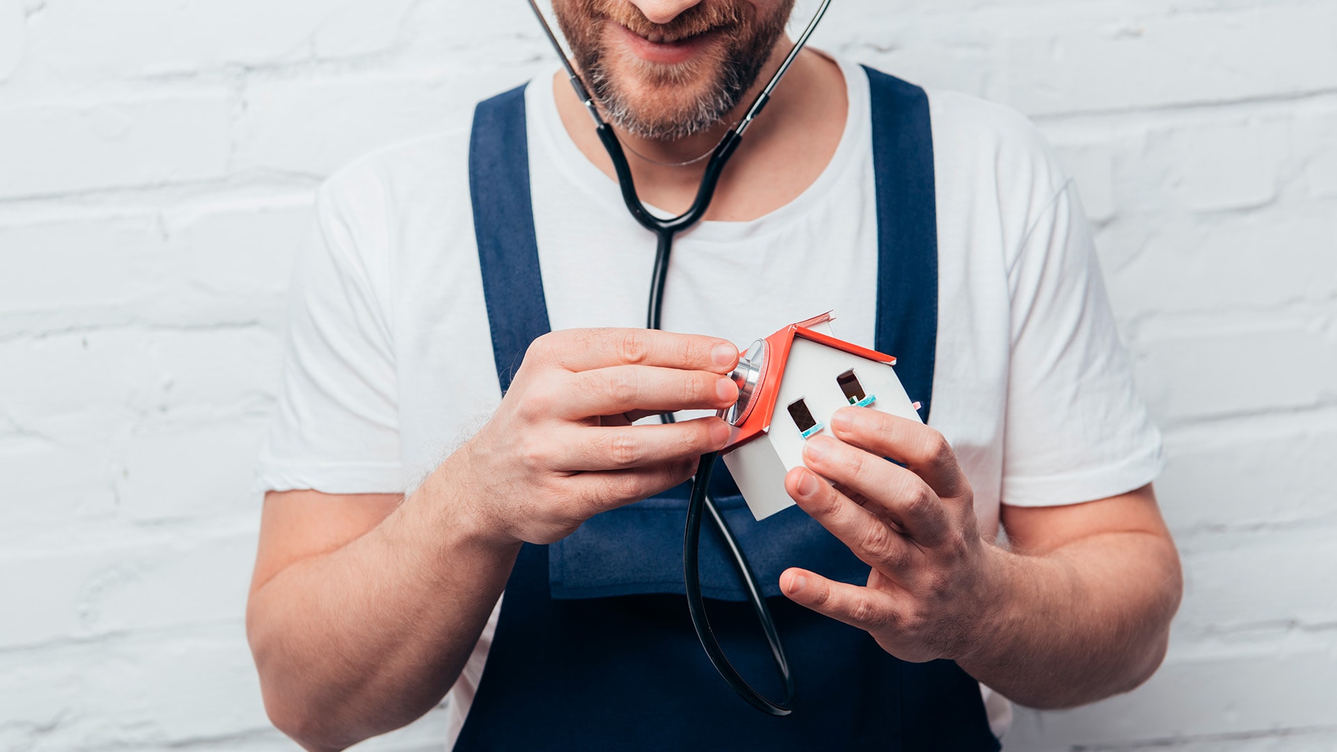 taloyhtiön-kunnossapito-osa-kiinteistöstä-huolehtimista-1920x1080